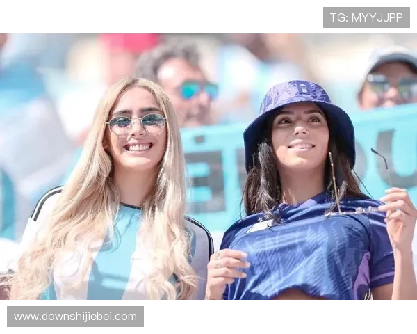 世界杯韩国女球迷热情高涨的现场盛况全纪录展现韩国女性球迷的独特魅力与热情